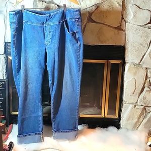 *NWOT Women's Flexibelle Ankle Cuffed Jeans Size 24W